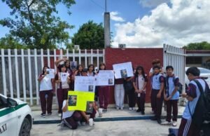 Polémica en secundaria de Cancún: director retira altar de alumno fallecido y desata indignación