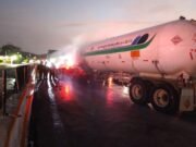 Evitan tragedia en la Campeche–Champotón: pipa de gas se incendia cerca de caseta de Seybaplaya
