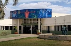 Entre calor extremo y apagones: estudiantes de la UTM toman clases sin ventilación adecuada