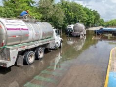 Gobierno estatal despliega brigadas para desalojar inundaciones en colonias de Mérida