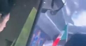 Reconocen a operador de autobús tras poner a salvo a pasajeros en carretera de Quintana Roo