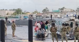 Marina asegura embarcación tras persecución marítima frente a costas de Progreso