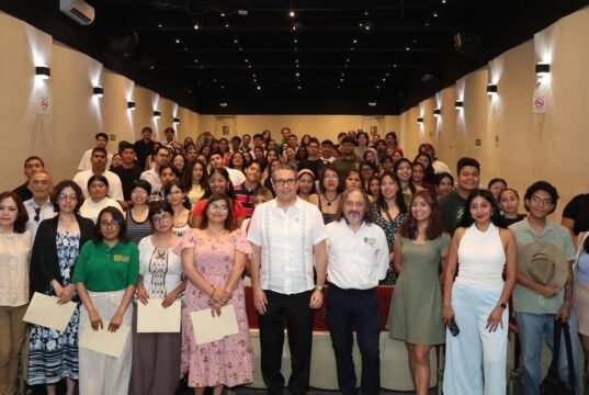 UADY impulsa formación científica con más de 400 estudiantes en programas de investigación de verano