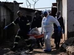 Masacre en Johannesburgo: comando armado deja 12 muertos en asentamiento de Sudáfrica