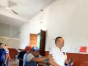 Denuncian retención de maestros en Tixcacalcupul y exigen intervención inmediata de la SEGEY