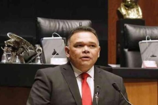 De funcionario a senador plurinominal: casi cuatro décadas de Rolando Zapata viviendo de la política
