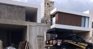 Fletero exhibe en redes presunto conflicto por pago de servicio de entrega en Mérida