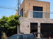 Aprovechan la madrugada para robar vivienda en Azcorra; delincuentes ingresaron por predio baldío
