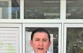 El “Gallo” alza la voz por un baile, pero guarda silencio ante los escándalos de Morena en Motul