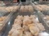 Pan de muerto llega anticipadamente a supermercados de Mérida y genera debate entre consumidores