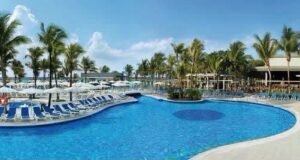Reino Unido alerta por aumento de casos de ciclospora asociados a viajes a Cancún y Riviera Maya