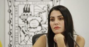 Diputada pone fin a su podcast tras polémica por comentarios sobre adultos mayores