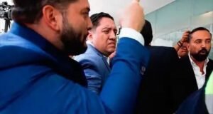 Pleito entre PRI y Morena escala: diputados protagonizan empujones e insultos en el Patio del Federalismo