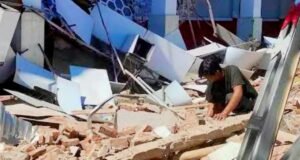 Terremoto de 7.7 frente a Indonesia activa alerta de tsunami; autoridades mantienen vigilancia
