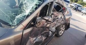 Conductor queda inconsciente tras fuerte choque contra autobús en la Mérida–Umán