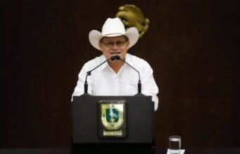 Wilmer Monforte reprende a Osado Osante por forcejeo con personal de seguridad del Congreso
