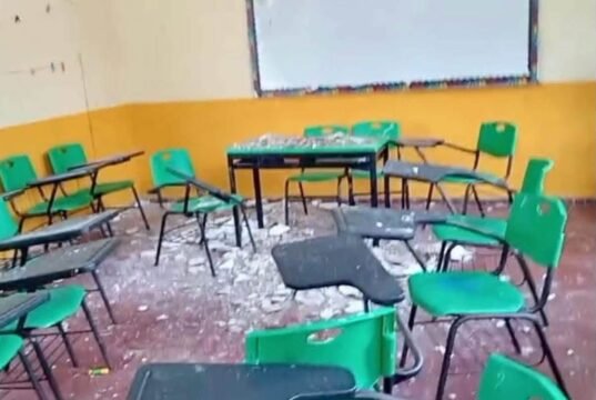 Se desploma el techo de un salón sobre alumnos: Cuatro estudiantes resultan heridos en primaria de Tizimín