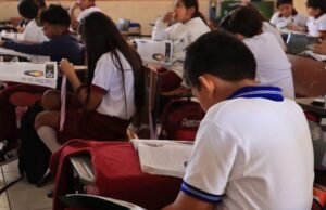 Adiós al celular en las aulas: restringirán su uso desde noviembre