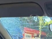 Denuncian ataque a pedradas contra familia al salir de su casa en Umán