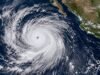 Huracán Polo se fortalece y mantiene en vigilancia al Pacífico mexicano