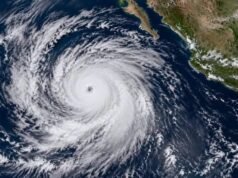 Huracán Polo se fortalece y mantiene en vigilancia al Pacífico mexicano