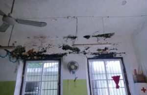 Desprendimiento de techo en primaria del Centro de Mérida preocupa a padres de familia