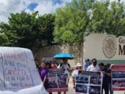 Médicos protestan frente al O’Horán; exigen recuperar sus plazas tras ser enviados fuera de Yucatán