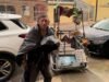 Don Pedrito pedalea por Mérida en busca de trabajo y recibe apoyo de la comunidad