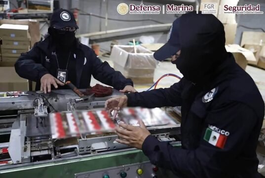 GOLPE AL MERCADO ILEGAL: ASEGURAN 60 TONELADAS DE CIGARROS APÓCRIFOS EN HUIXQUILUCAN