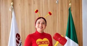 Cambio de camiseta de Conchi Ruiz sacude a Morena en Umán