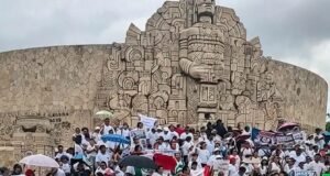 PERSONAL DEL IMSS TOMA PASEO MONTEJO PARA RECLAMAR SALARIOS DIGNOS Y MEJORES CONDICIONES DE TRABAJO