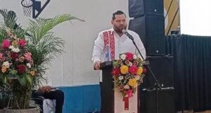 Alcalde de Ixtapa exhibe Audi de más de 1.6 millones de pesos en medio de la pobreza de su municipio